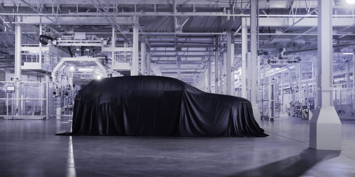 Bentley luxury urban SUV concept showcasing design under the Beyond100 EV strategy.