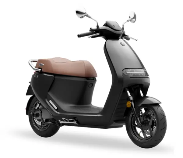 E150 Mk2 electric scooter with upgraded battery
