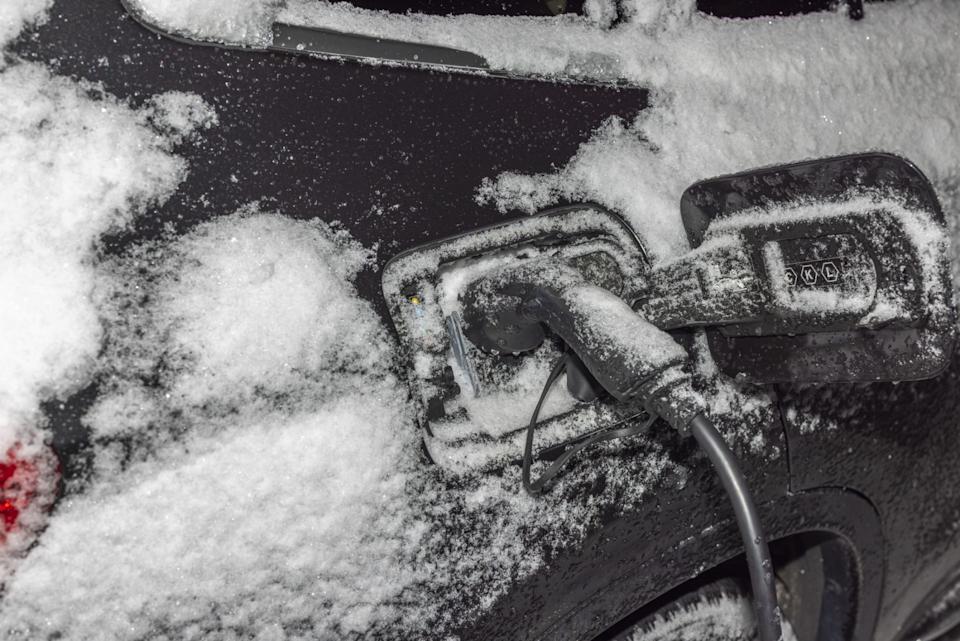 Electric car warm cabin without range loss