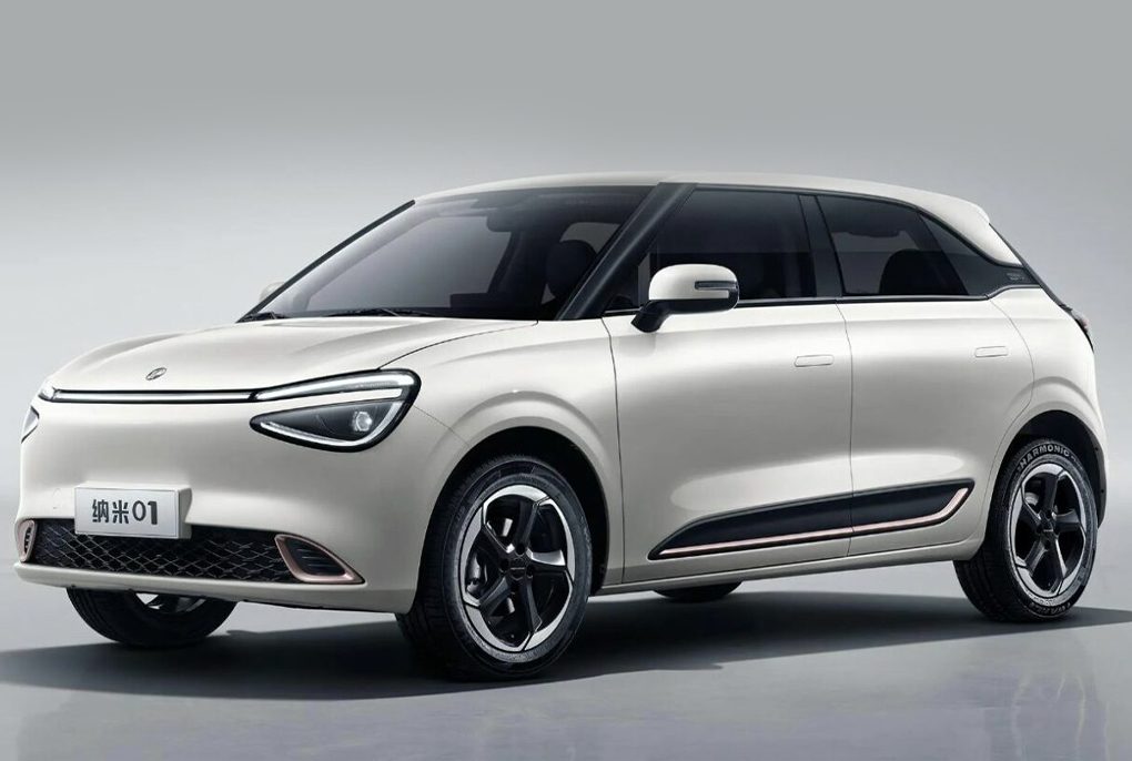 Dongfeng Nammi 01 E3 in Spirit Green parked in Kathmandu.